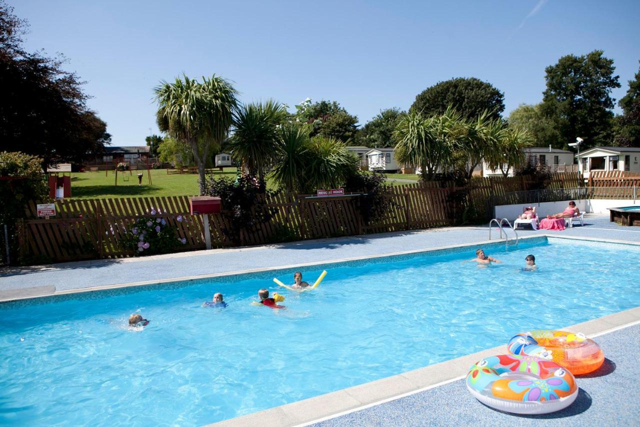 Camping Pods Trevella Holiday Park ครานท็อค ภายนอก รูปภาพ