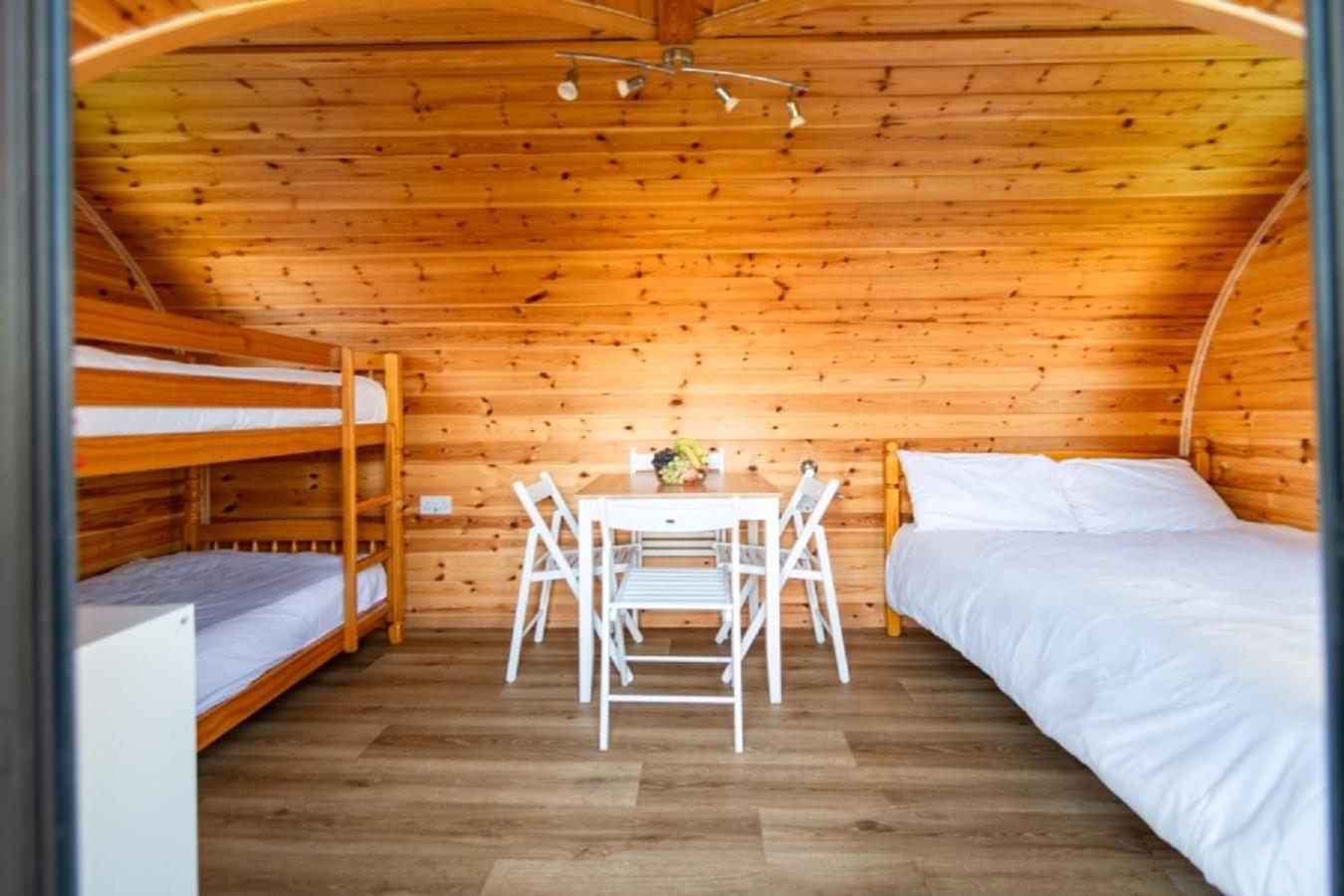 Camping Pods Trevella Holiday Park ครานท็อค ภายนอก รูปภาพ