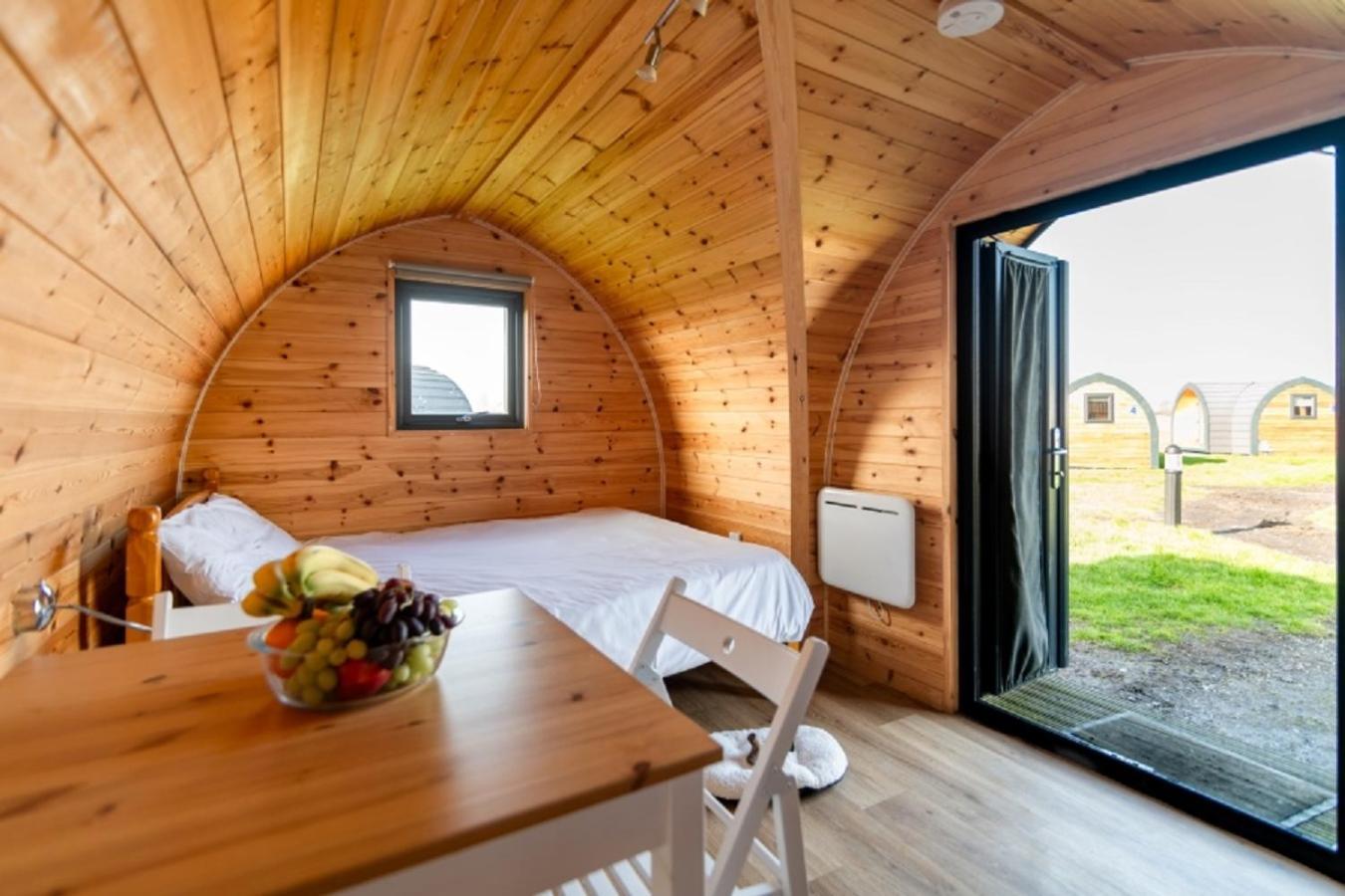 Camping Pods Trevella Holiday Park ครานท็อค ภายนอก รูปภาพ